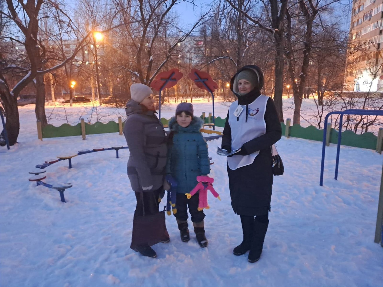 7 февраля группа активных родителей МБУ «Школа 71» приняли участие в городском проекте «Родители - ЗА безопасное детство!»
